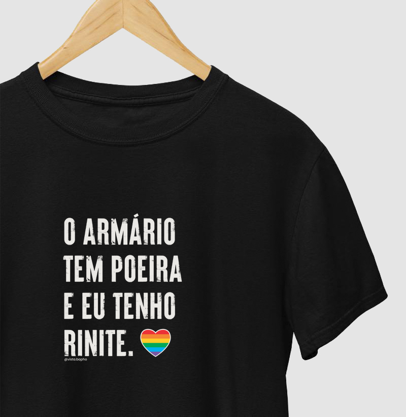 O armário tem poeira...