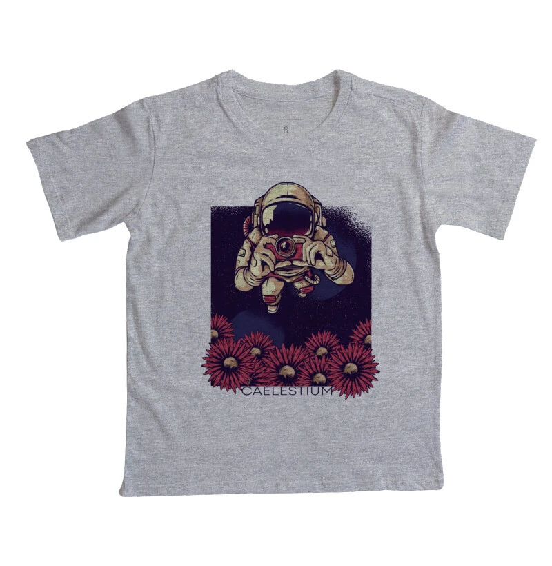 Camiseta Infantil Astronauta e as Flores