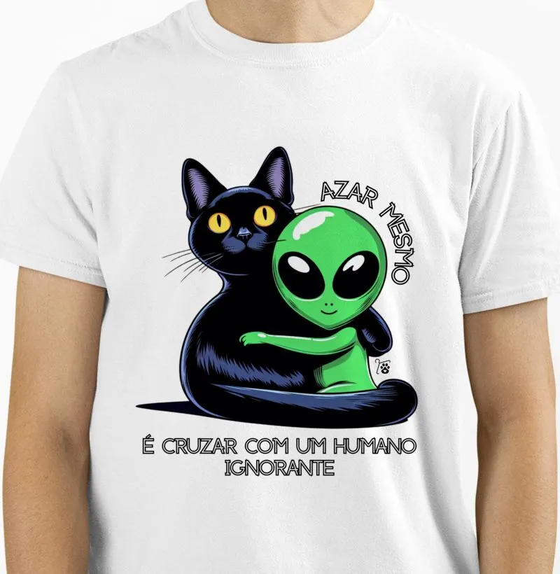 [Camiseta] Azar mesmo é cruzar com um humano ignorante- Logo Ampla - Gato Preto