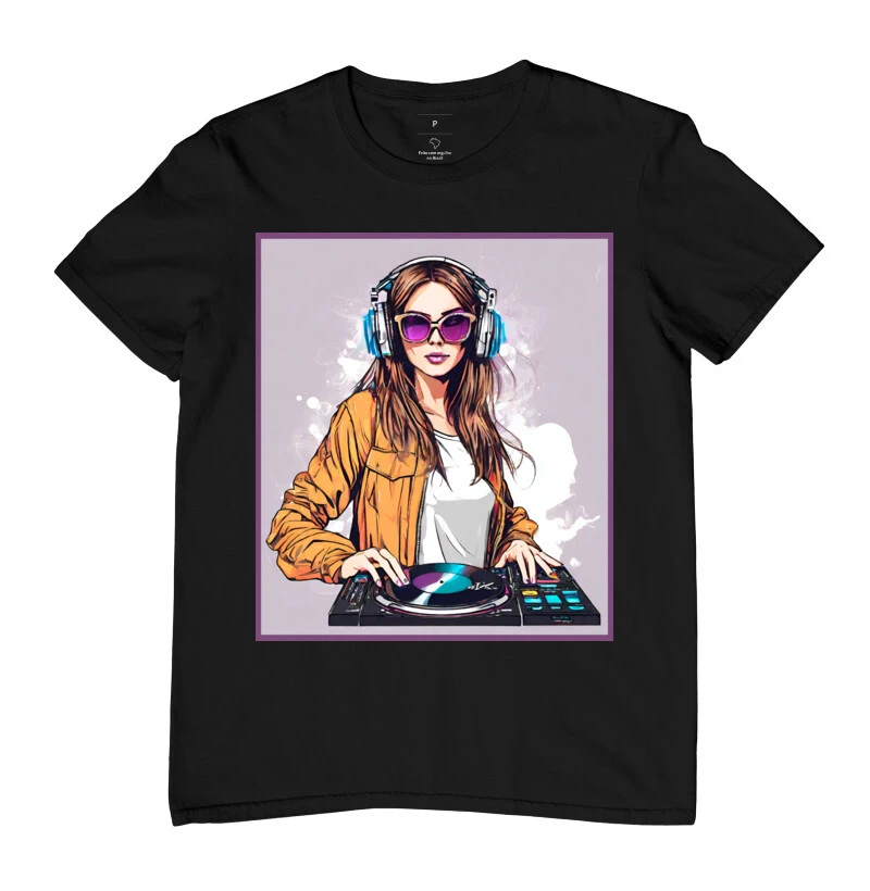 Camiseta Reserva Ink - Mina tocando Música Eletrônica