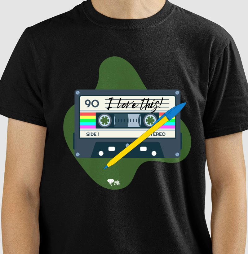 Camiseta Casual Anos 80 Fita Cassete e Bic Nostálgica 