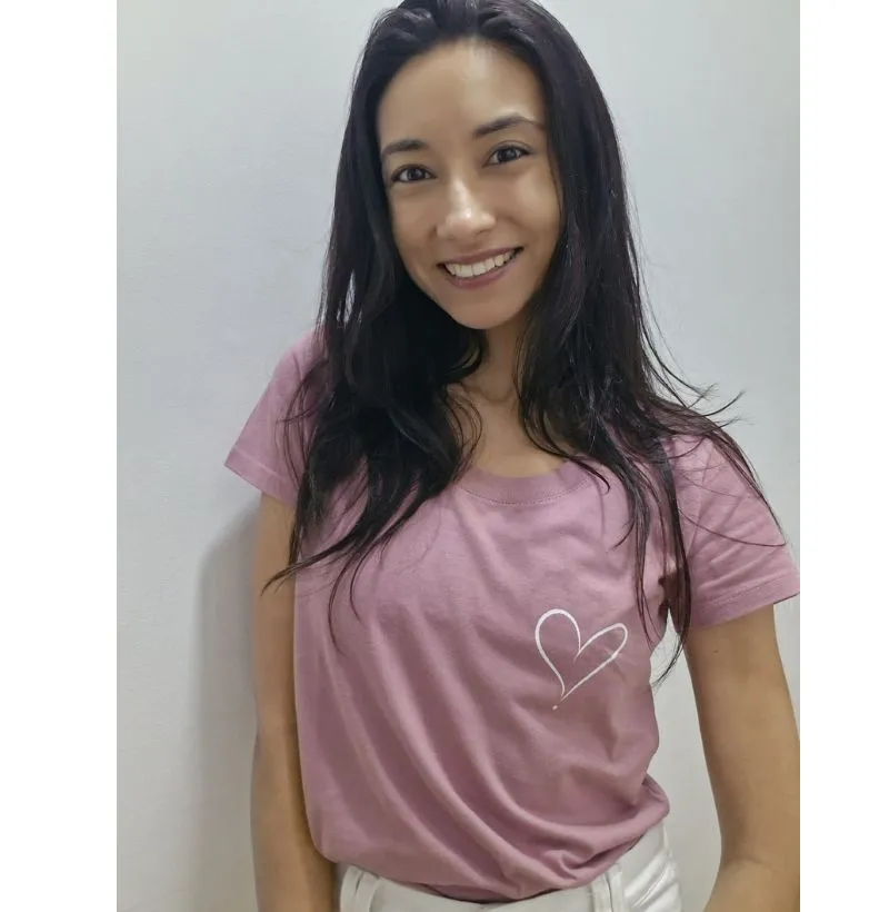 Camiseta Coração Vazado