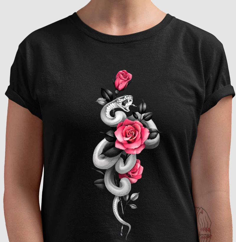 Cobra em volta de uma rosa estilo ink