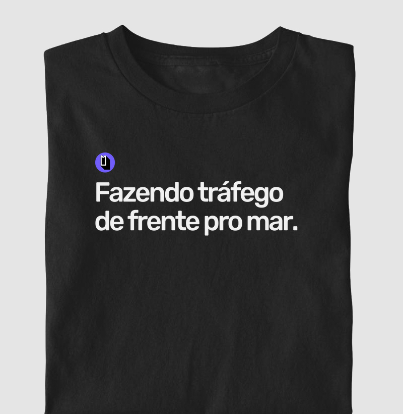 Fazendo tráfego de frente pro mar.