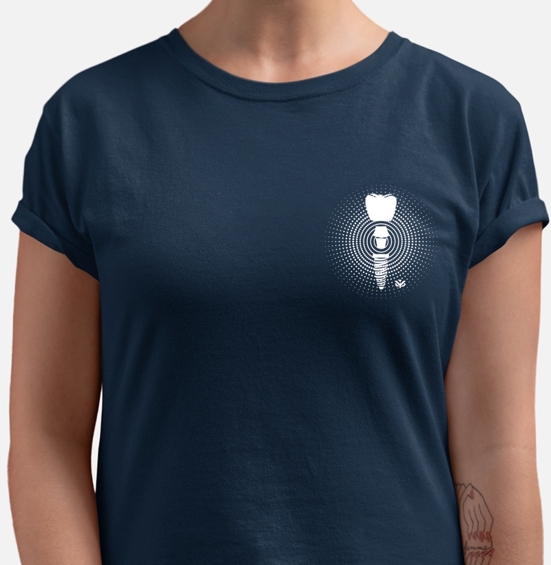 PERSONALIZAÇÕES - "IMPLANTES PARTES" - Camiseta UNISSEX ou Baby Look Feminina