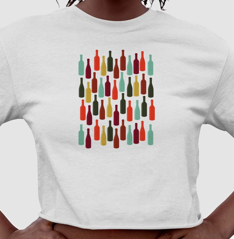 Camiseta Cropped Garrafas de Vinho