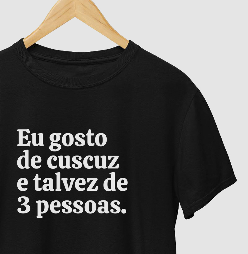 Cuscuz e 3 Pessoas