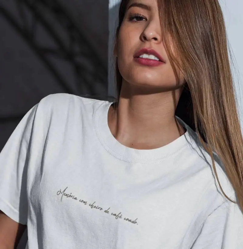 Memória com cheiro de café coado.