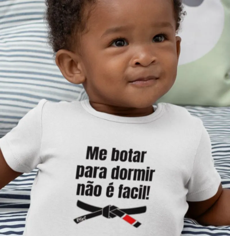 Me botar  para dormir não é facil!