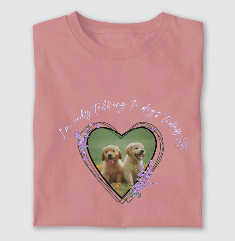 HONESTEE TALKING TO DOGS