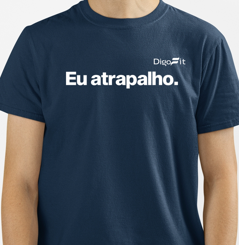 CAMISETA CASAL ACADEMIA EU ATRAPALHO