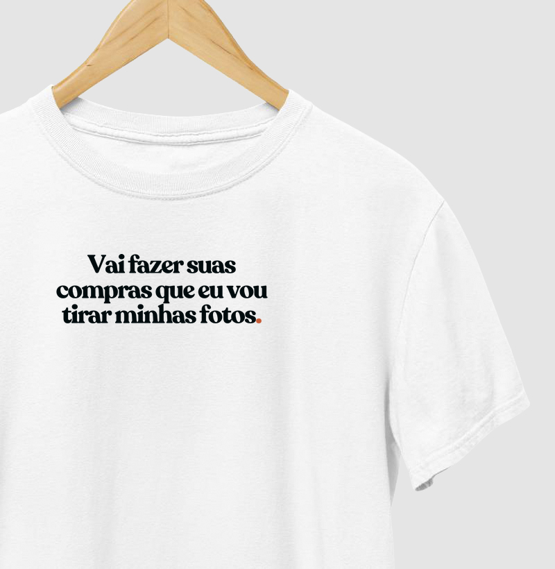 Enquanto ela faz compras eu tiro fotos