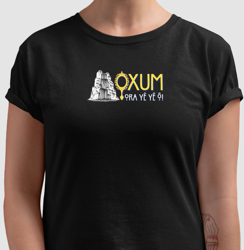 Camiseta Oxum Cachoeira Sombreada Preta Feminina