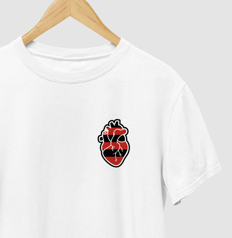 Camiseta Coração Vermelho e Branco