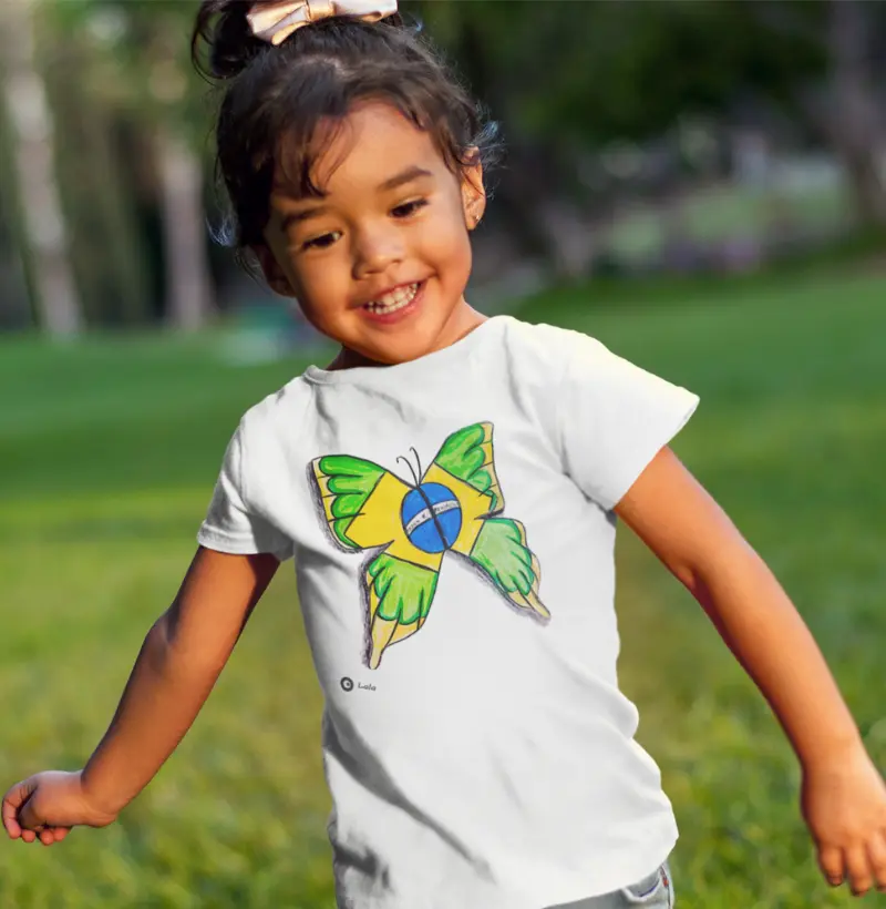 Camiseta Infantil Borboleta verde e amarela by Larissa Nascimento
