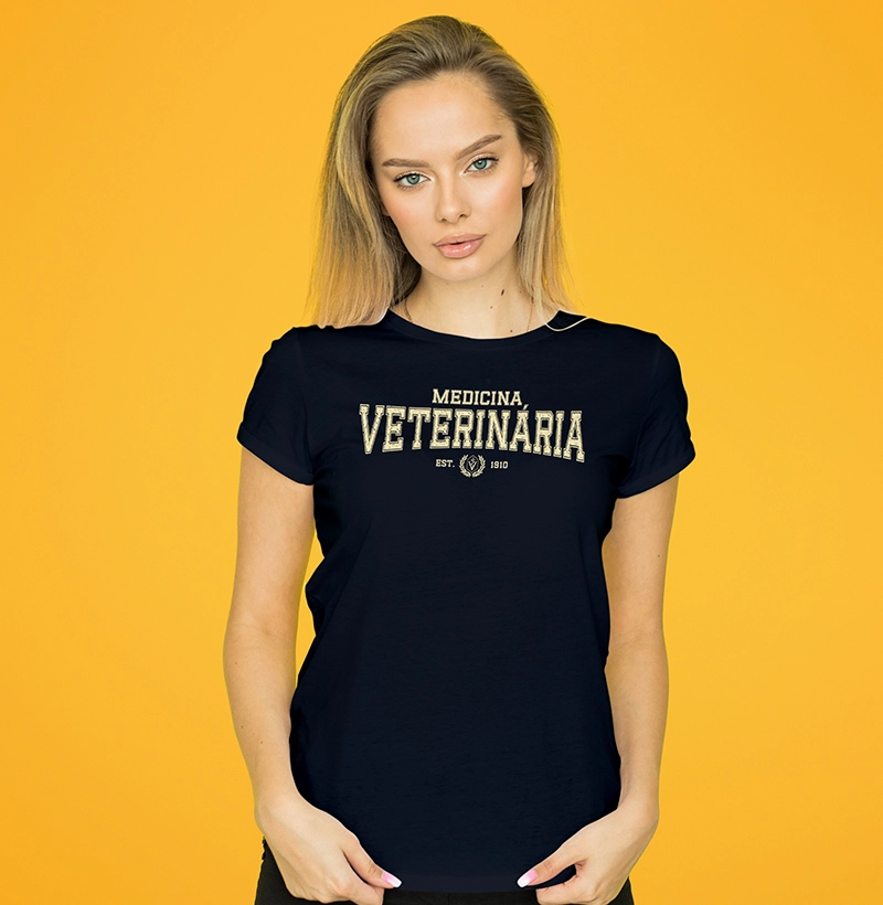 Camiseta Medicina Veterinária Premium Est. 1910 - feminina