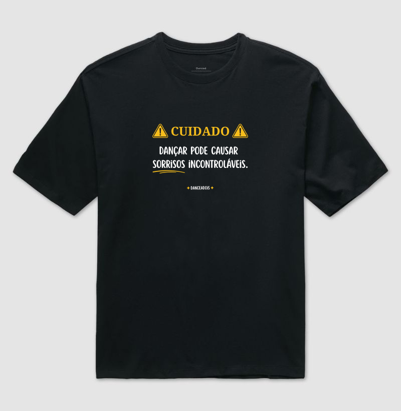 Cuidado! Dançar pode causar sorrisos incontroláveis.