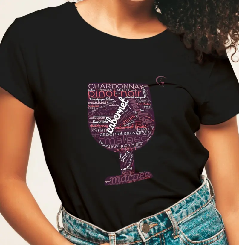 Camiseta Feminina Taça com nomes de uvas