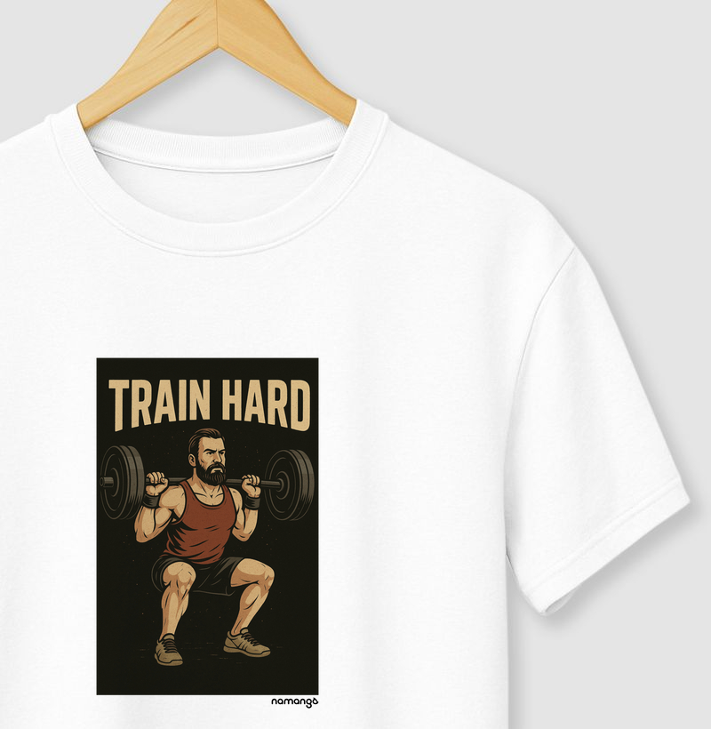 Camiseta CrossFit Train Hard Masculino – Linha Wod - Na Manga