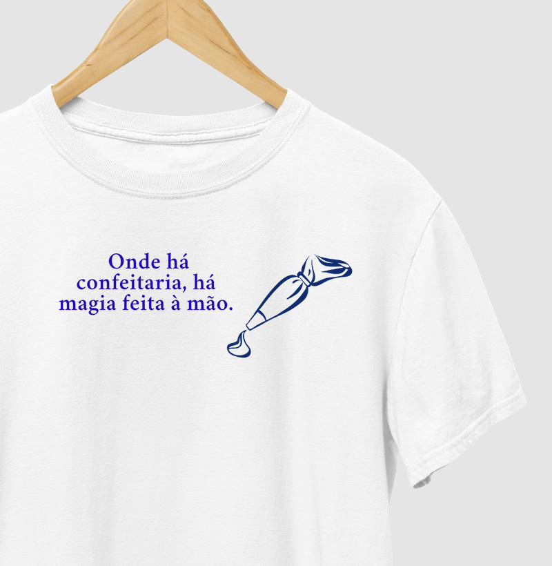 T-shirt confeitaria magia feita a mão