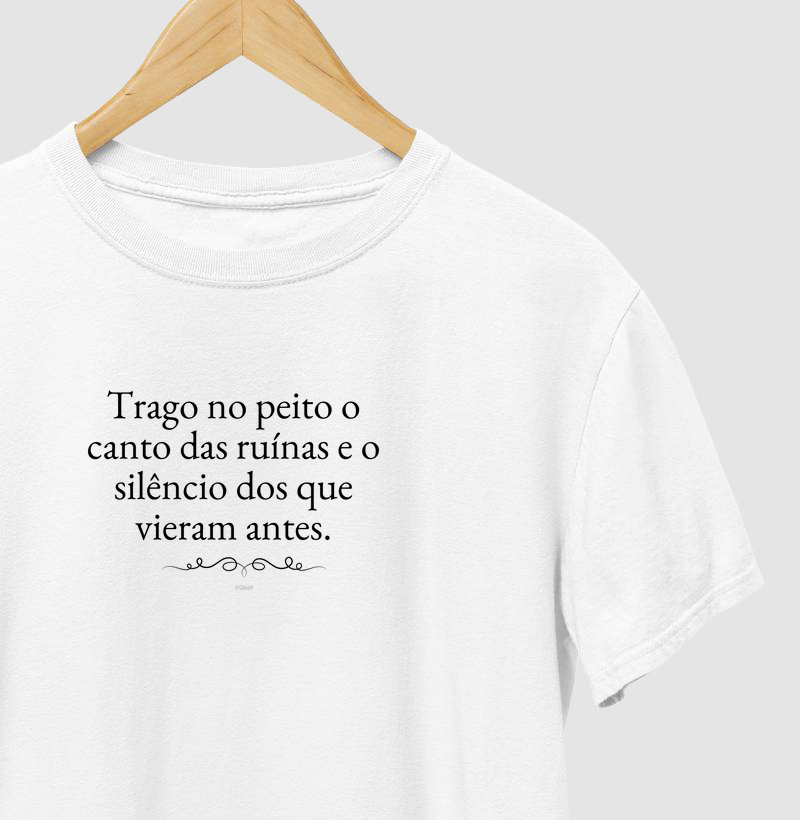 TRAGO NO PEITO