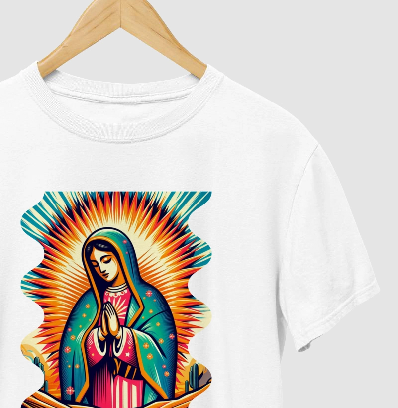 Camiseta Básica de Algodão "Nossa Senhora de Guadalupe"