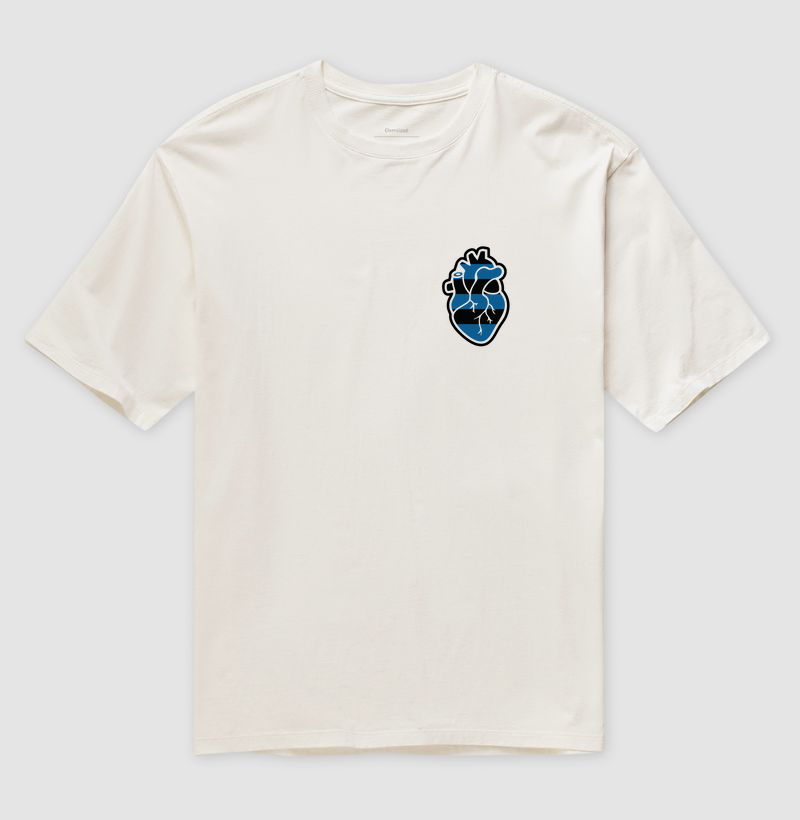 Camiseta Oversized Coração Tricolor