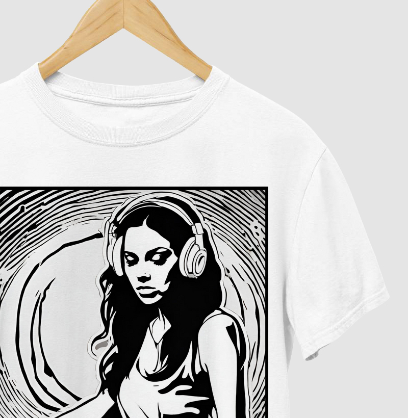 DJ Brasileira tocando Música Eletrônica