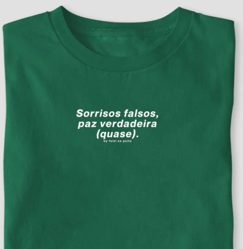 Sorrisos falsos, paz verdadeira (quase).