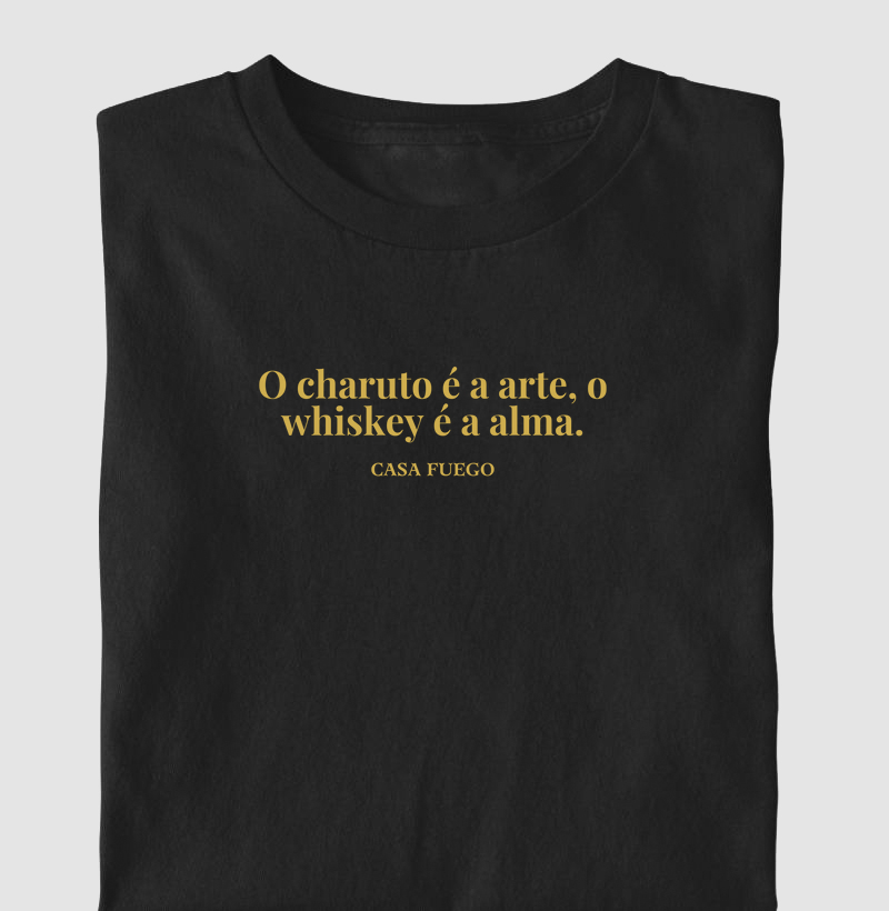 O charuto é a arte, o whiskey é a alma