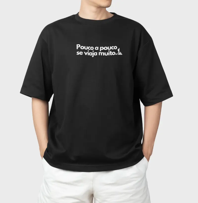 Camiseta Oversized Viajante Mochileiro que Viaja Muito