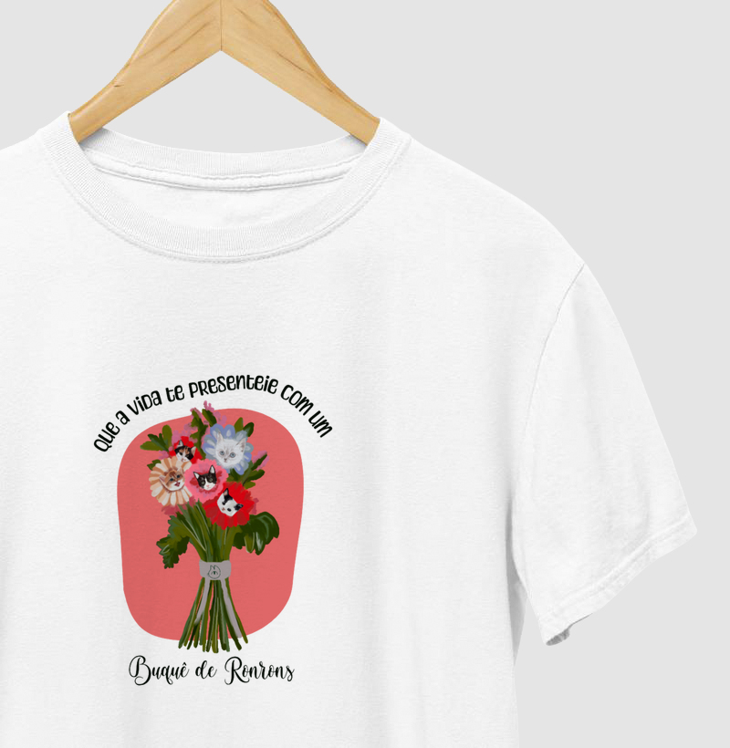 Camiseta Mãe de Gatos - Buquê de Ronrons