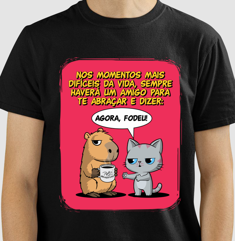 Camiseta Capivara e Gato Amigos