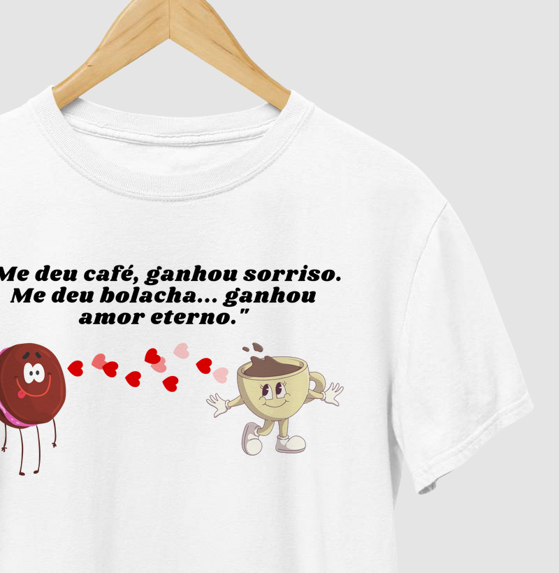 T-shirt café com bolacha