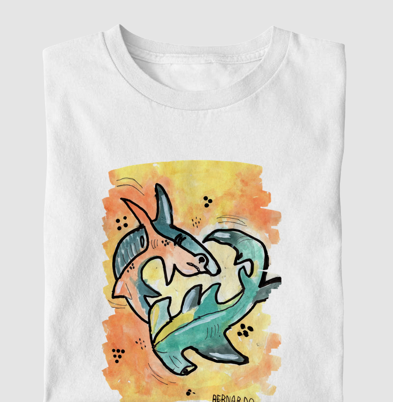 Camiseta Adulto Branca Tubarões by Bernardo Suzano
