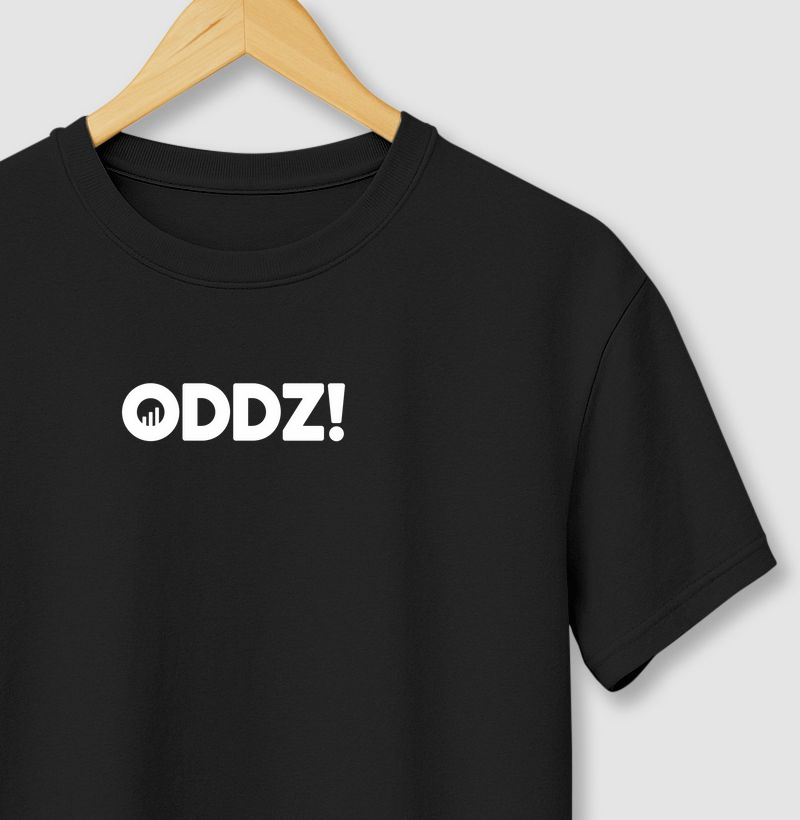 Camiseta ODDZ! com Logo Minimalista – Estilo e Versatilidade