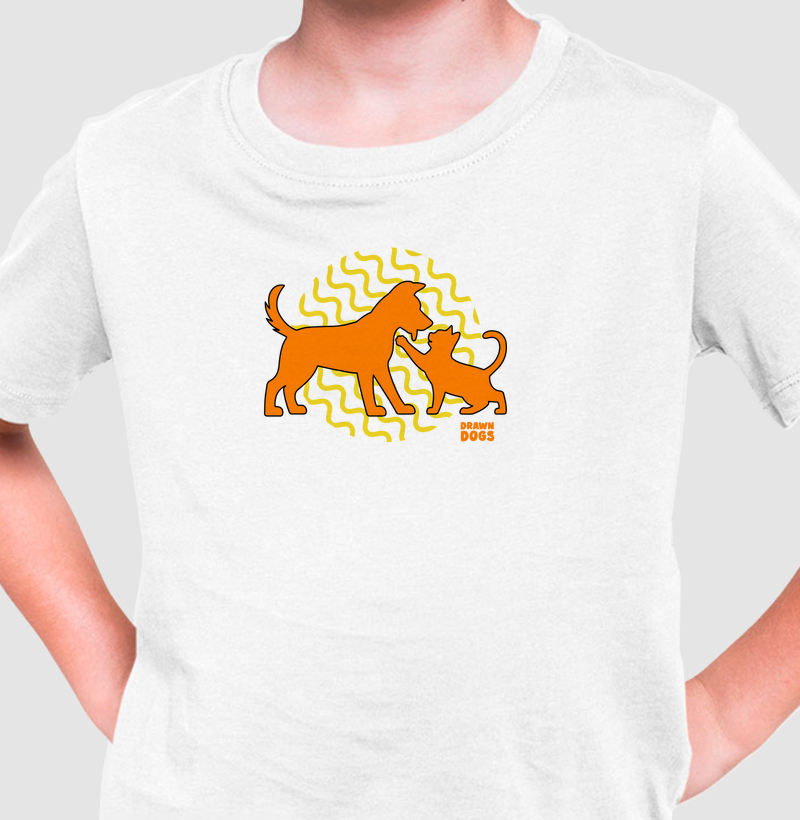 Cachorro e gato laranja/amarelo