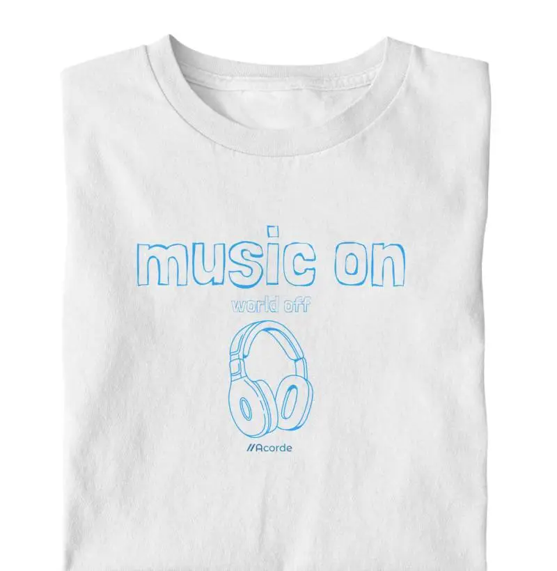 Camiseta Music On World Off 