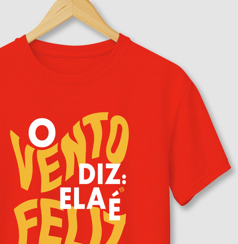 Camiseta O Vento Diz: ELA É Feliz.