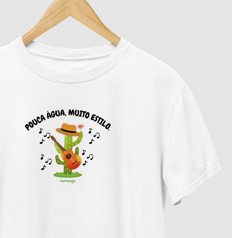 Camiseta Pouca Água, Muito Estilo – Para Amantes de Cactos Divertidos - Na Manga