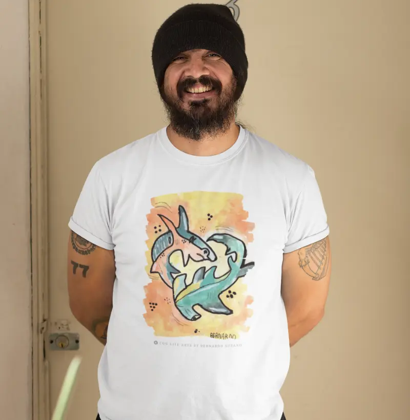 Camiseta Adulto Branca Tubarões by Bernardo Suzano