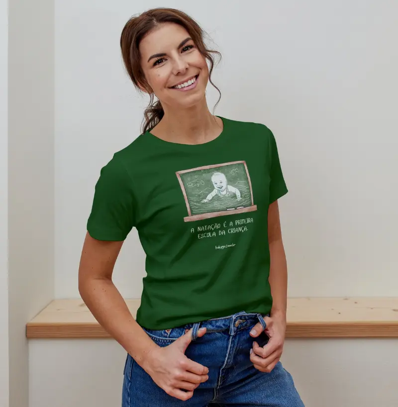 Camiseta adulto | A natação é a primeira escola da criança