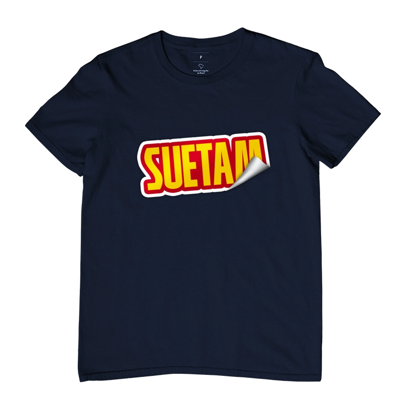 CAMISETA MASCULINA ADESIVO SOLTANDO SUETAM