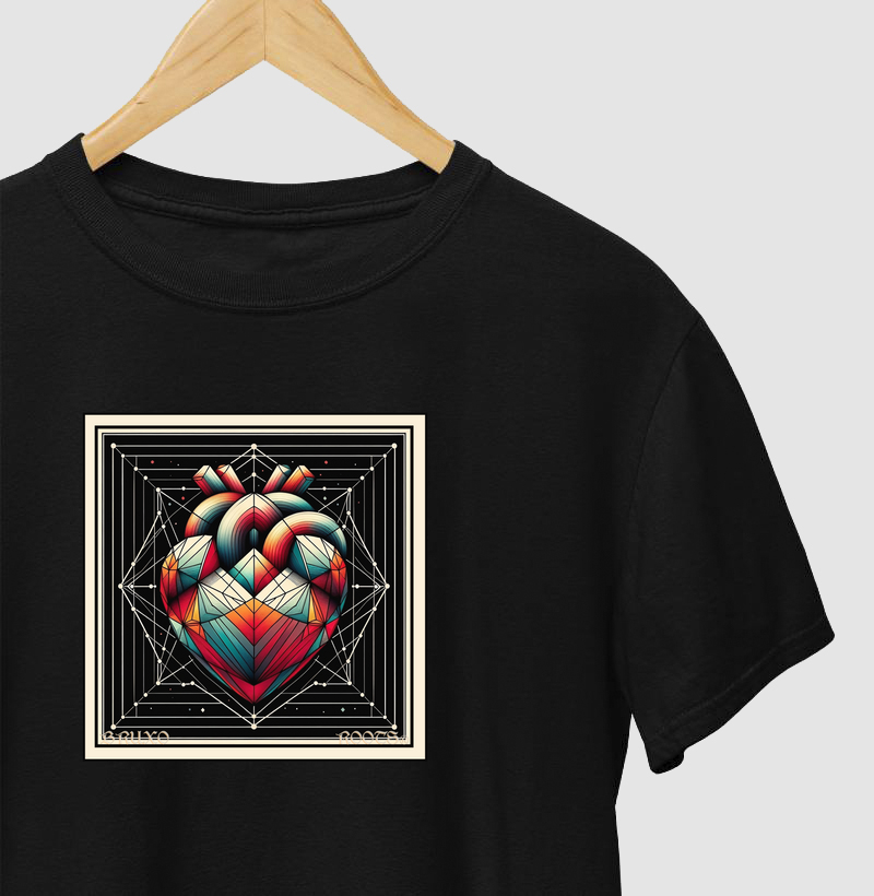 Camiseta Coração Geométrico