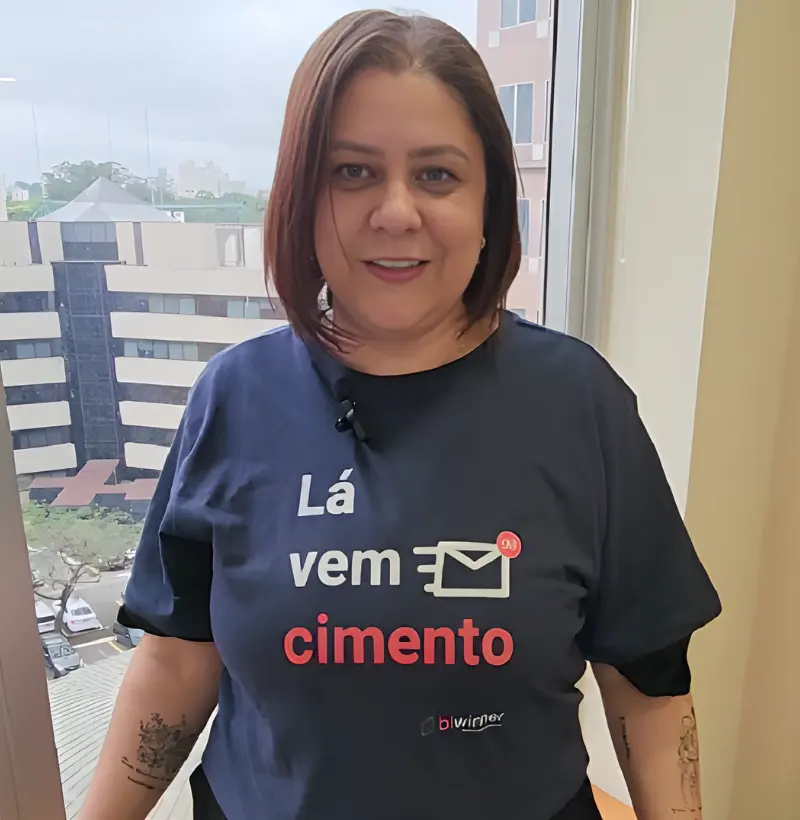 Camiseta Padrão Lá vem cimento