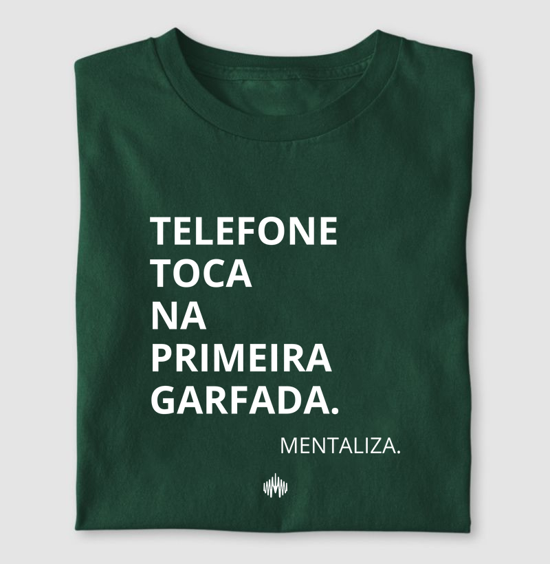 Telefone toca na primeira garfada.