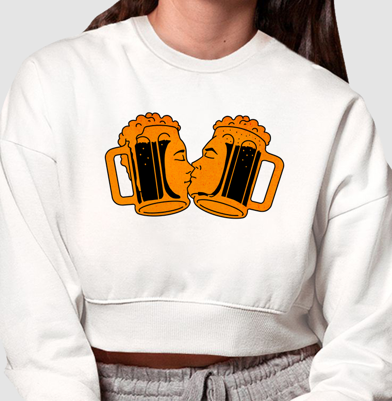 Kiss Beers: Moletom Cropped - Amor e Cerveja em Um Design Único