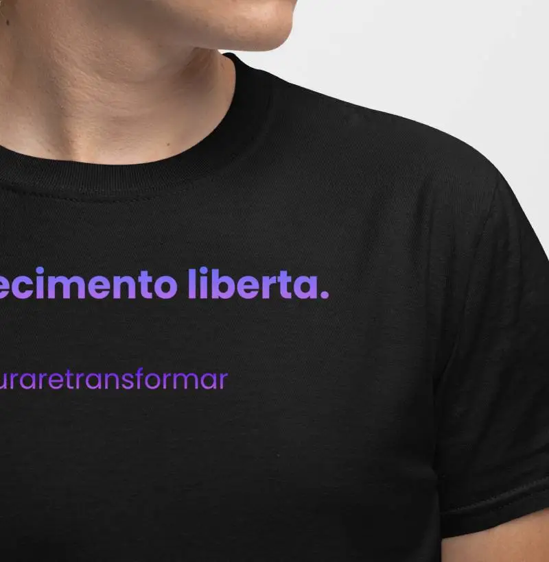 Camiseta "O Conhecimento Liberta"