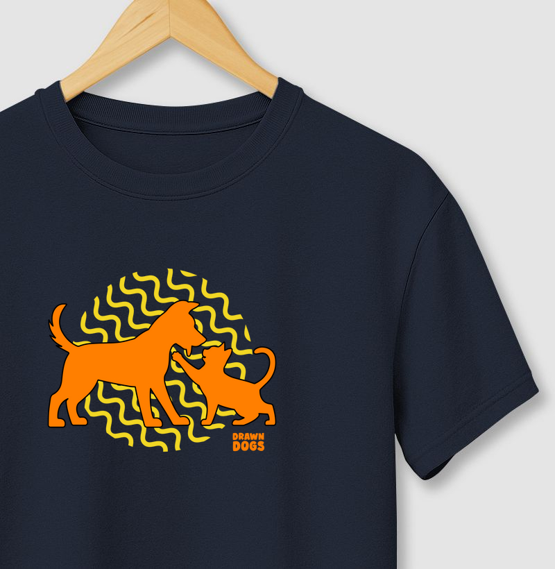 Cachorro e gato laranja/amarelo