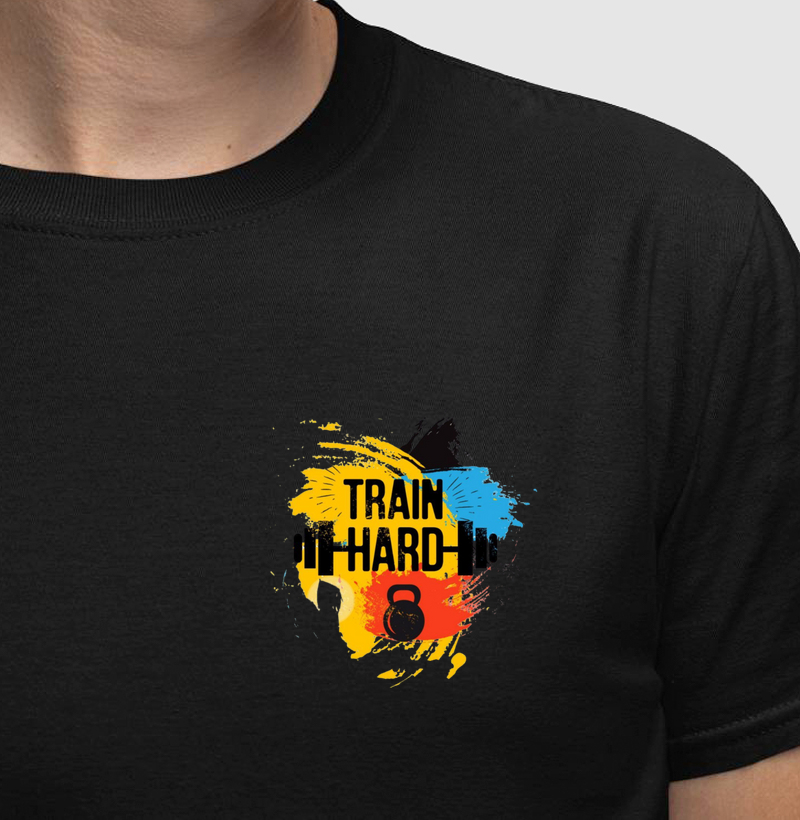 Camiseta Train Hard